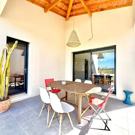 Les Vignes - 7 Personnes Sur 4* Saint-Chaptes